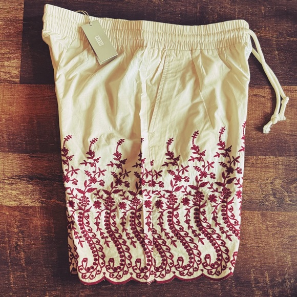 KITH Floral Eyelet Lewis Short • Sandrift Red• 2024 - Picture 1 of 7